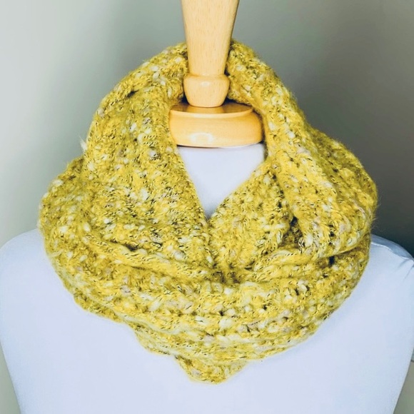 AEO Mustard Yellow Scarf - Picture 3 of 5